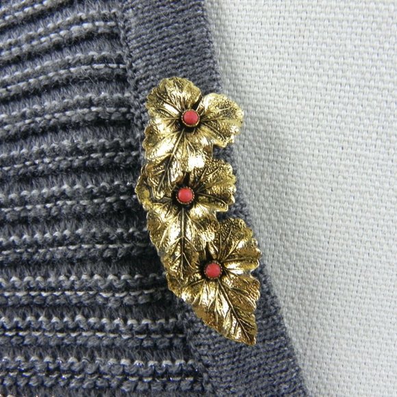 Botanical Lapel Brooch | 60s Gold Tone Orange Pin - Picture 6 of 7